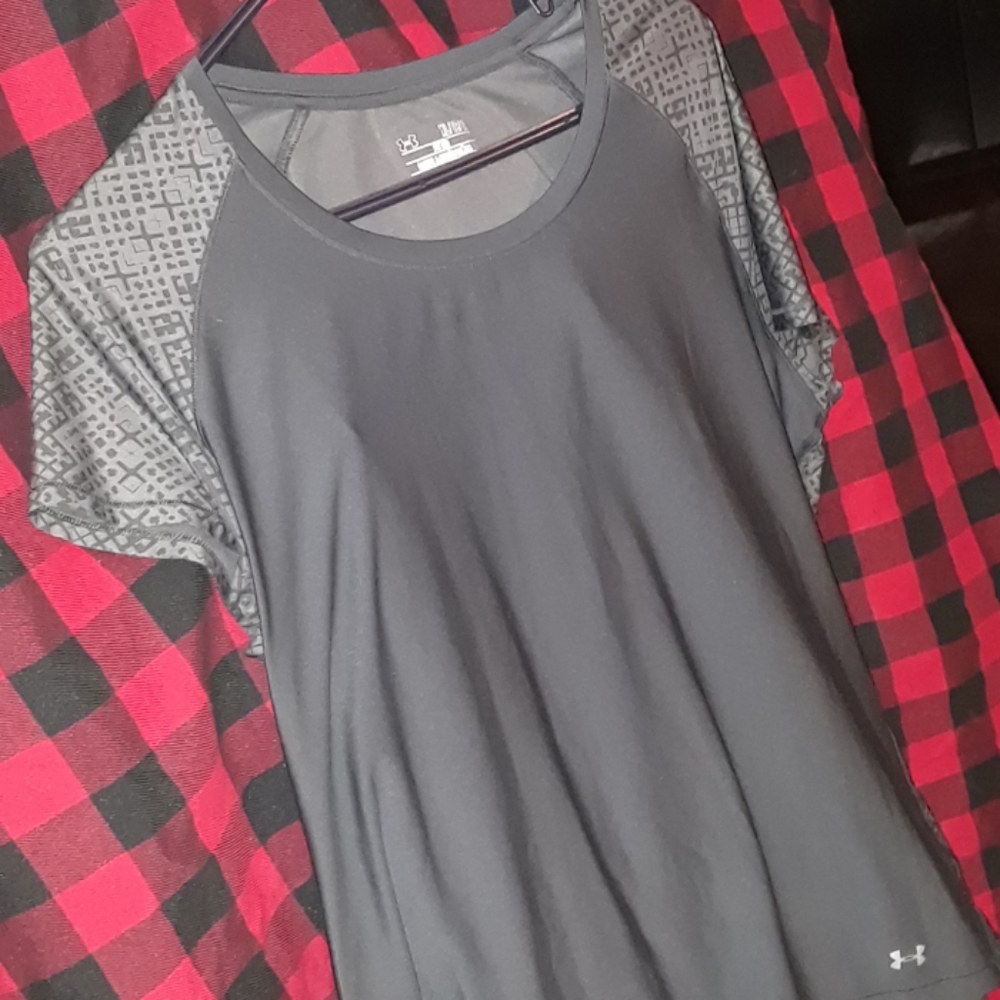 Men's Xl Under Armour fitted shirt